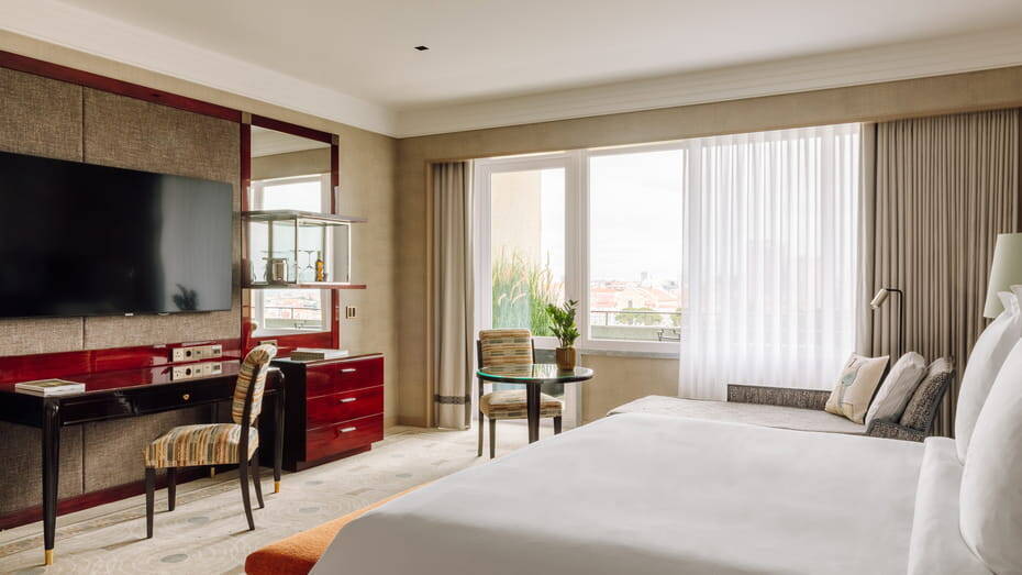 Deluxe City View Room King