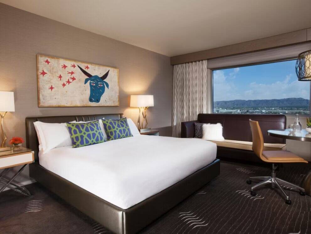 One Bedroom Suite City View