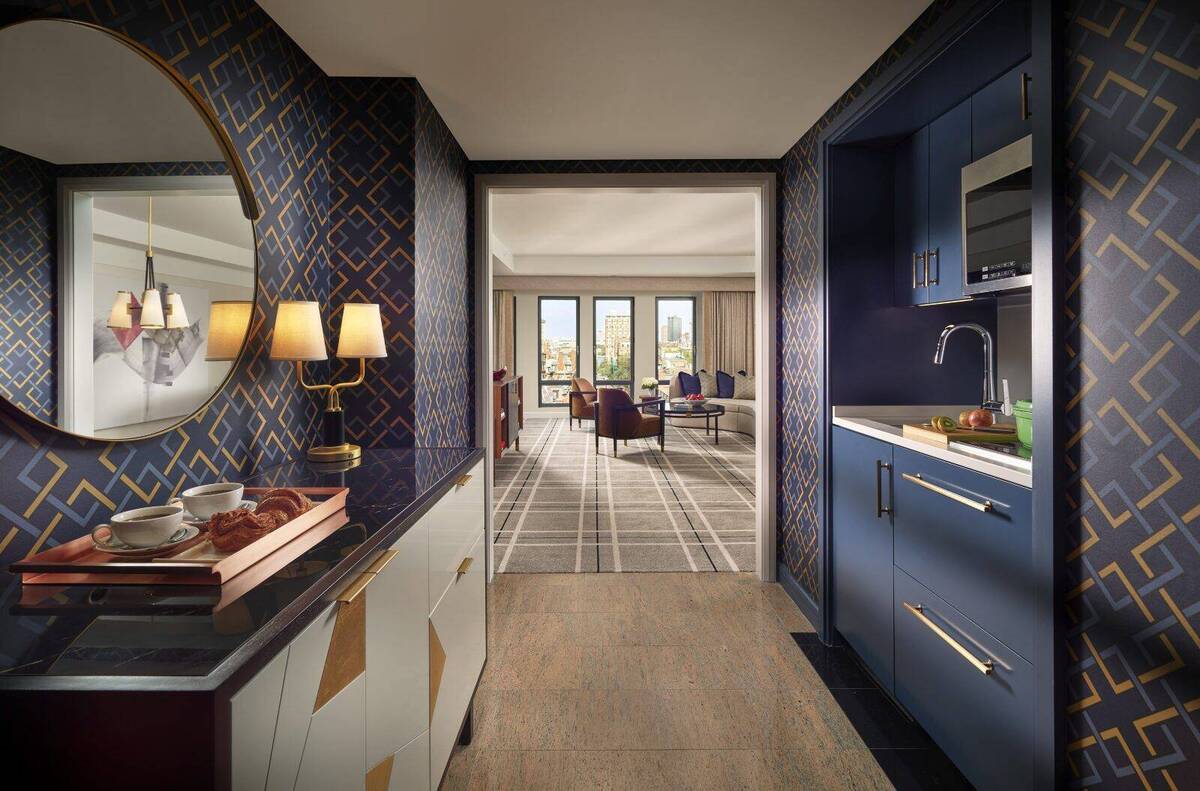 Back Bay Corner Suite