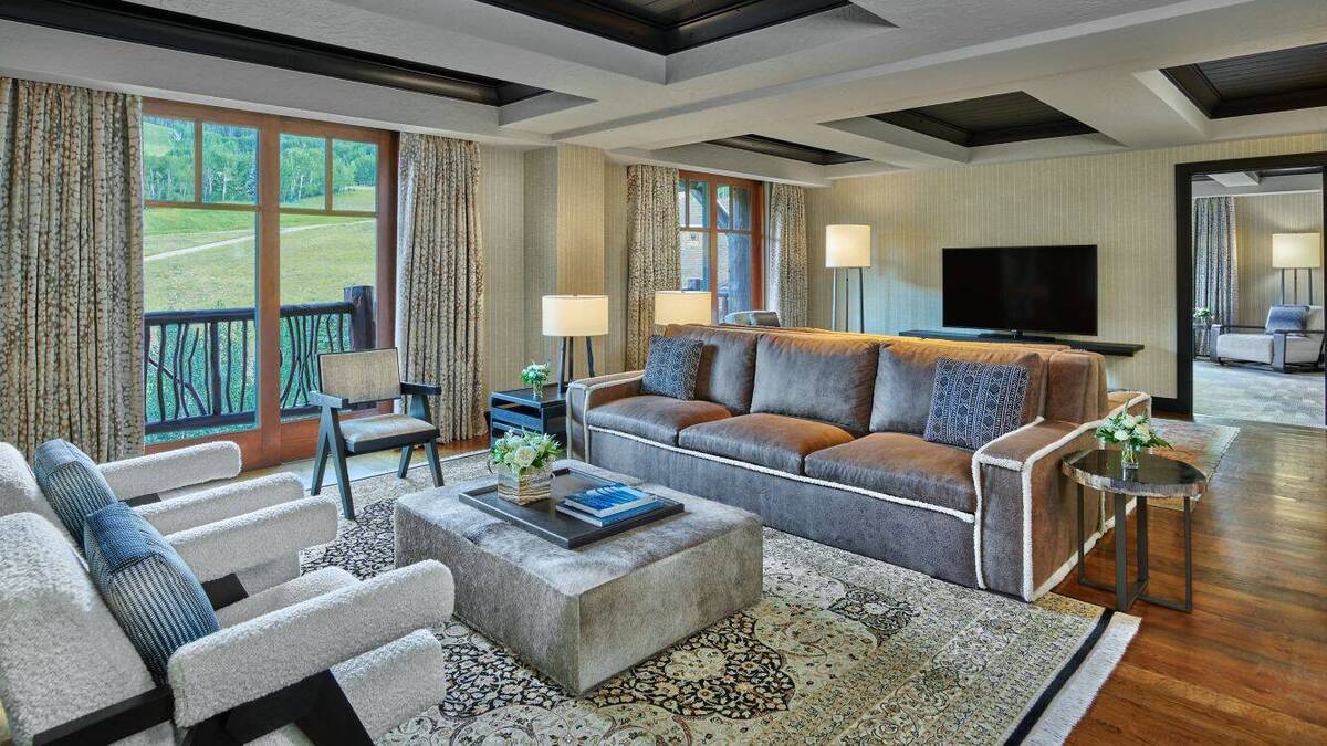 The Ritz-Carlton Suite