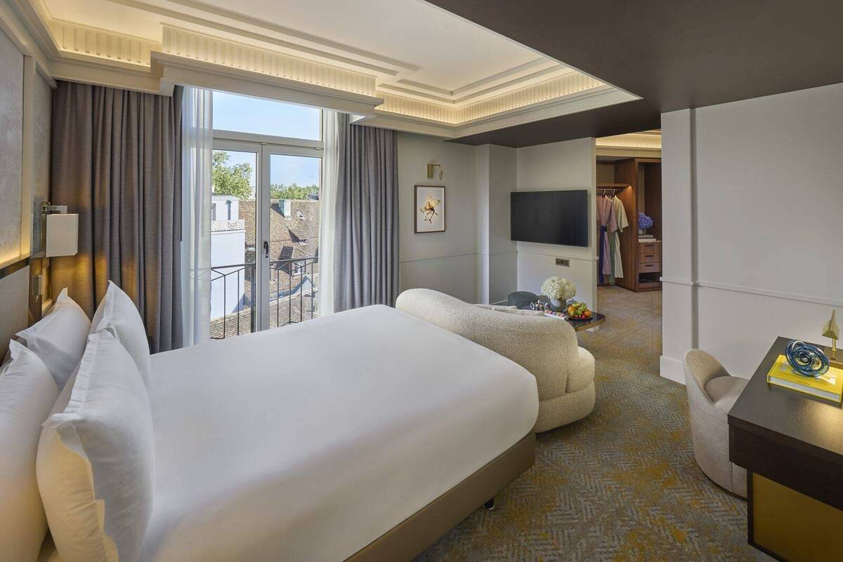 Deluxe King or Twin Room