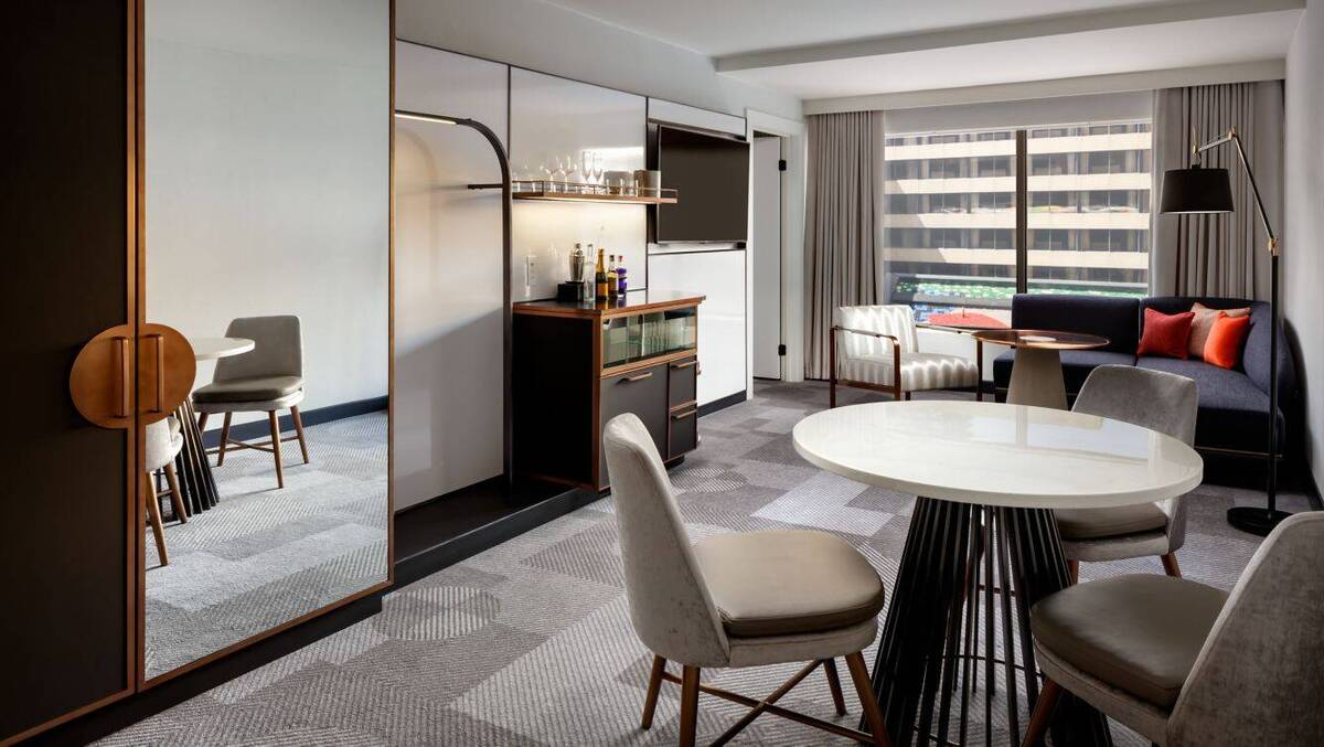 Urban King Suite