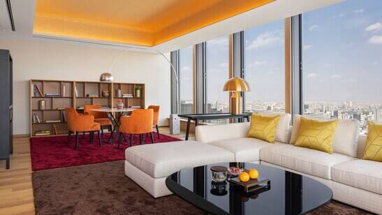PREMIUM SKYLINE VIEW SUITE
