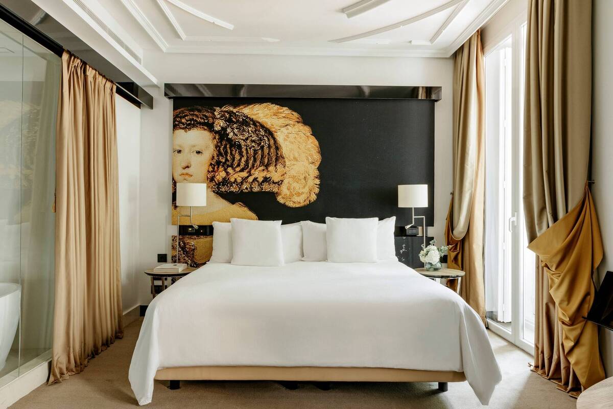 Supreme Room
