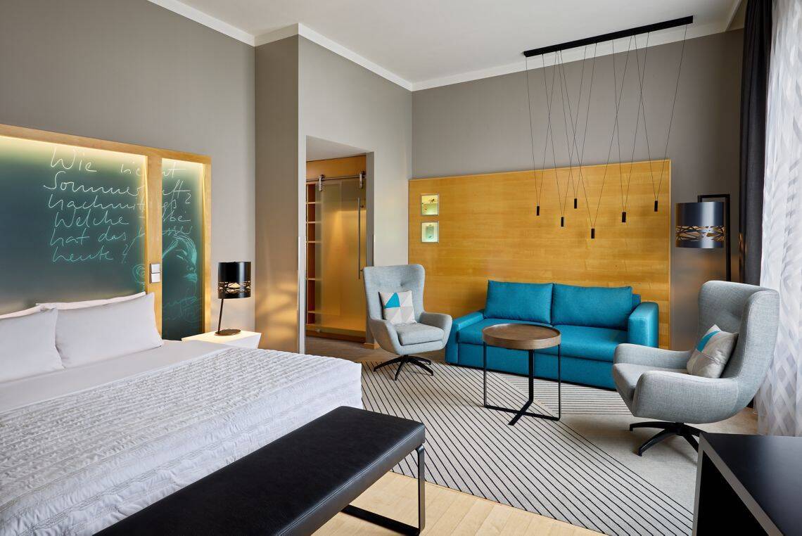 Superior Guest Room King Courtyard View