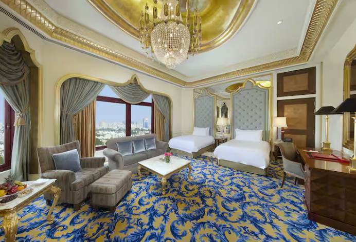 Qasr Twin Bed Room City View