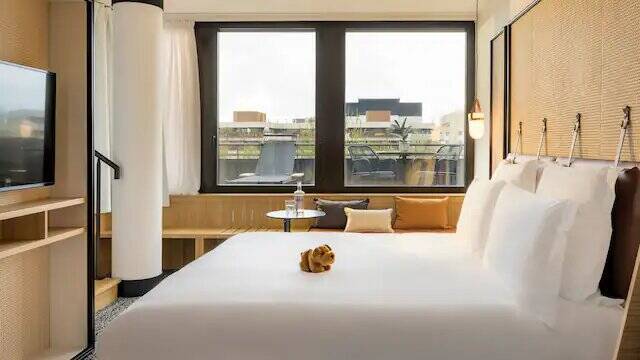 ONE KING WITH TERRACE AND SAUNA, PREMIUM
