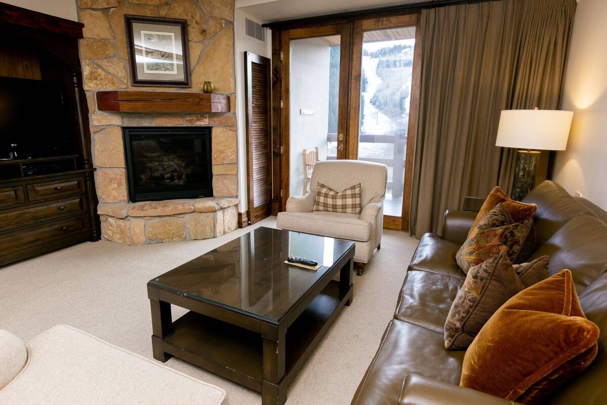 Junior Two Queen Suite