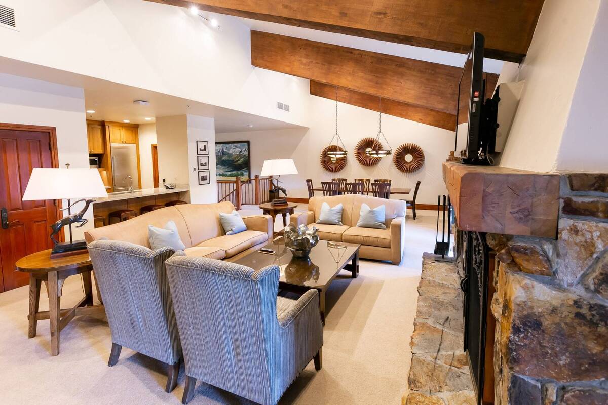 Luxury Four Bedroom Multi-Level Townhouse