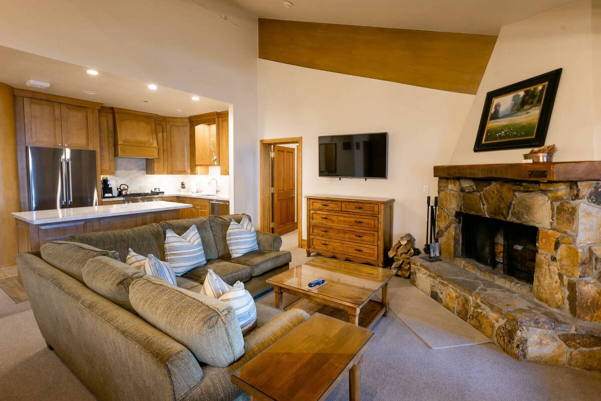Luxury Three Bedroom Suite with Three Kings