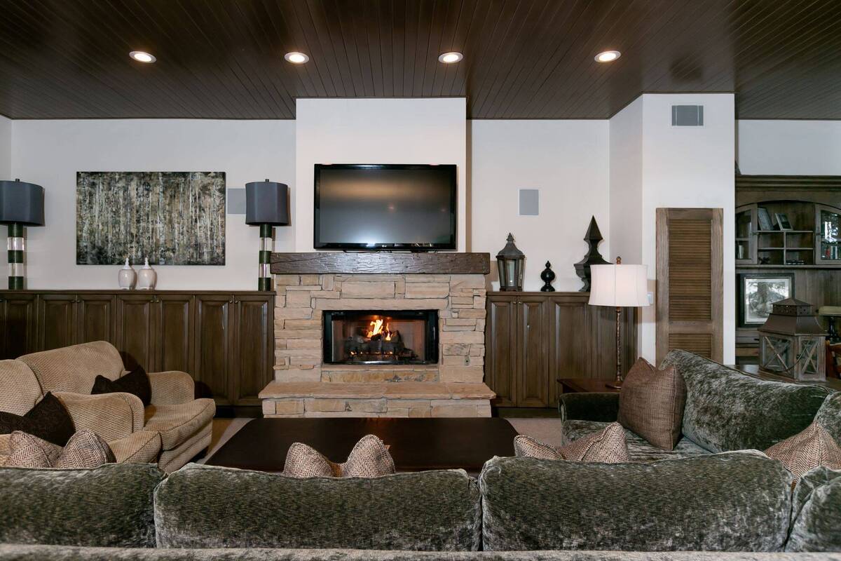 Premium Luxury Three Bedroom Suite with Hot Tub