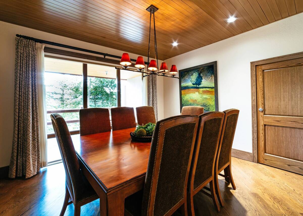 Luxury One Bedroom Corner Suite