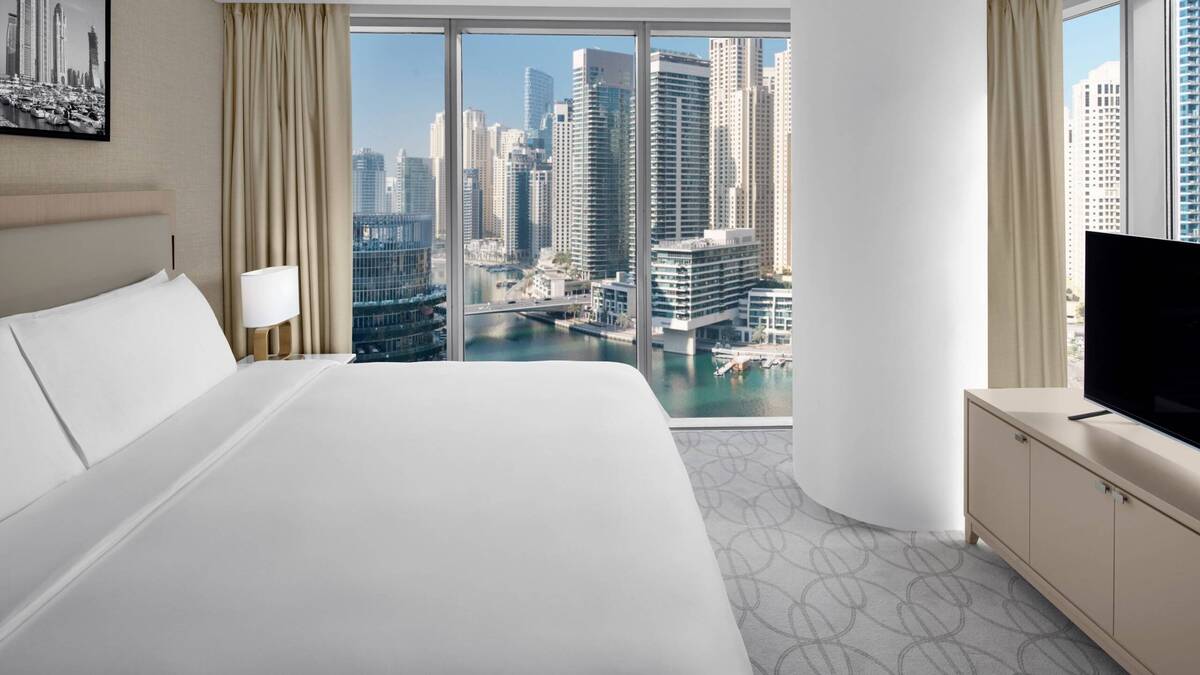 Grand, Club level King Sofa bed Marina view Balcony
