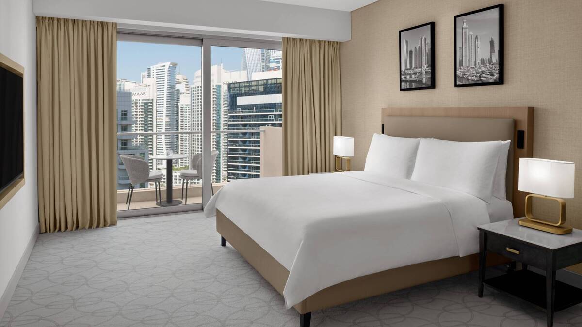 Tower, Club level, Suite, 1 King, Sofa bed, City view, Balcony
