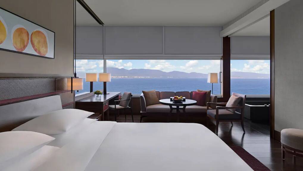 King Bed Panoramic Ocean View