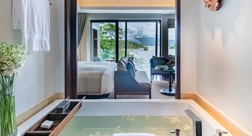 Grand Sea View Pool Suite