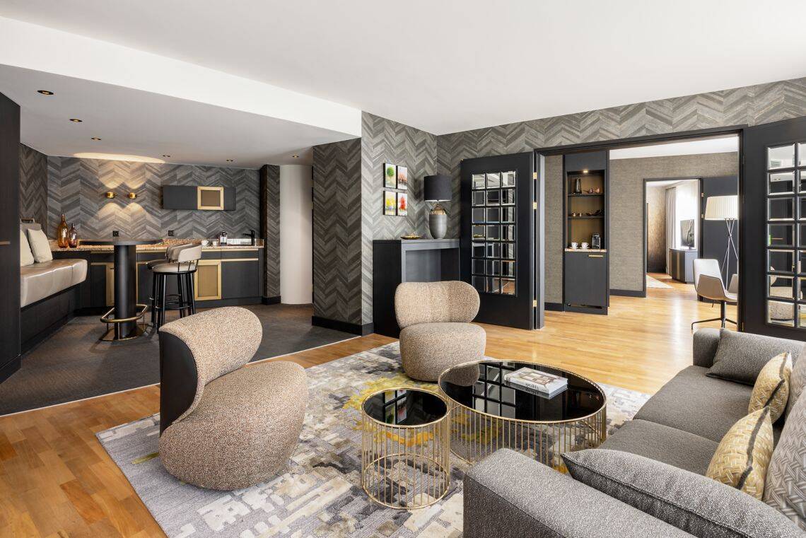 Presidential Club Suite