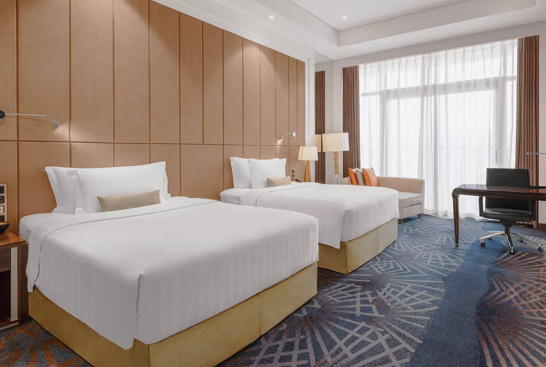 Deluxe Room Twin Beds