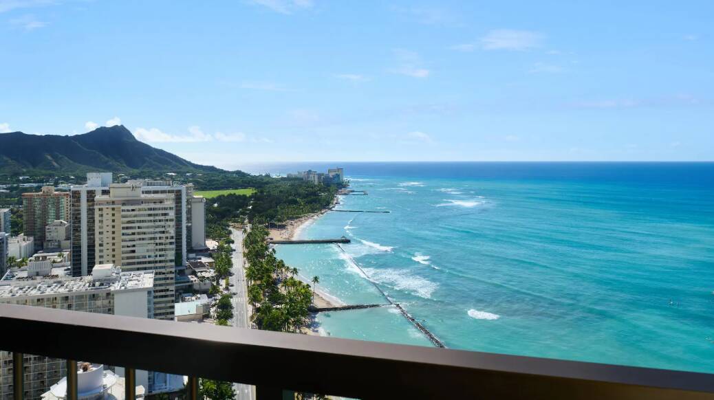 One King Bed Diamond Head Ocean Front View Jr. Suite