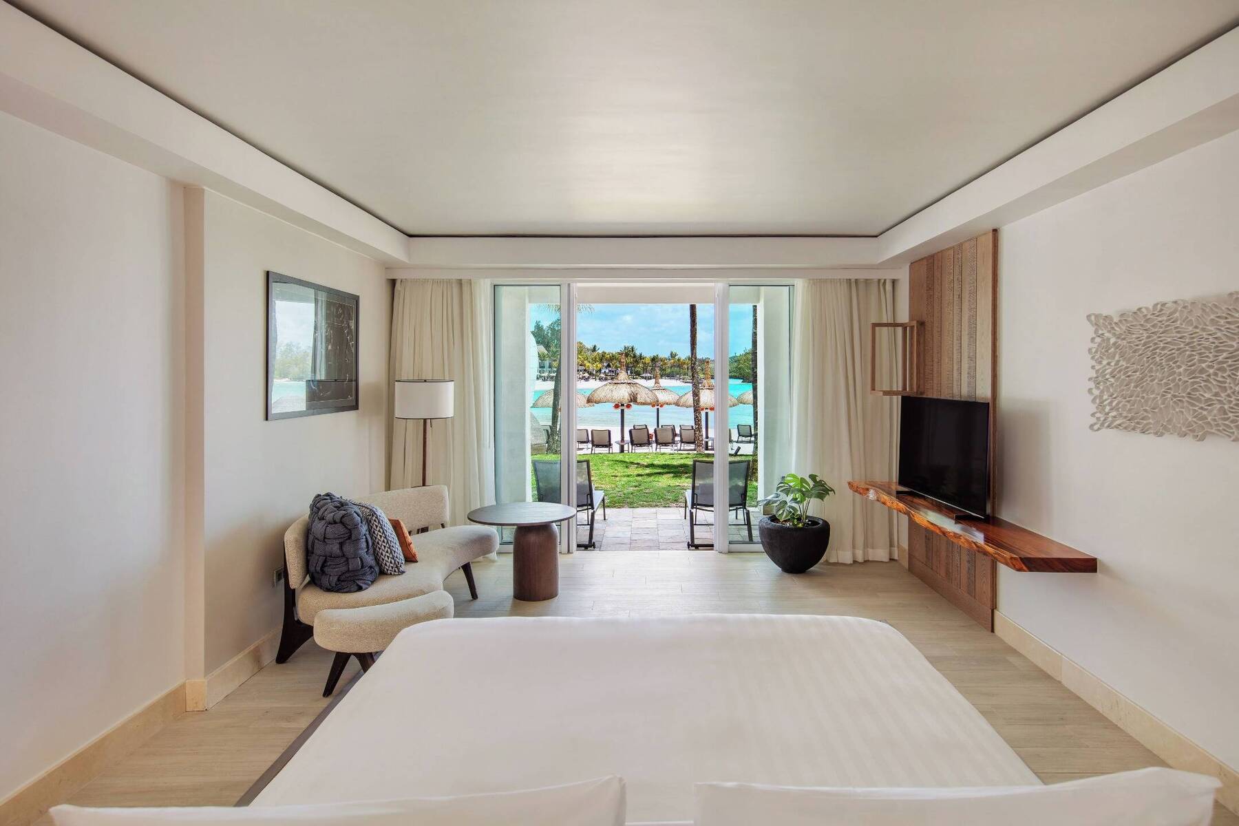 Hibiscus Signature Beach Suite