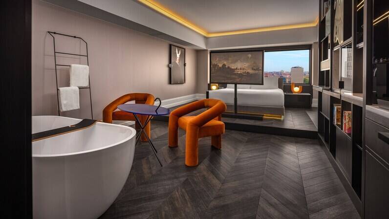 TUB Room