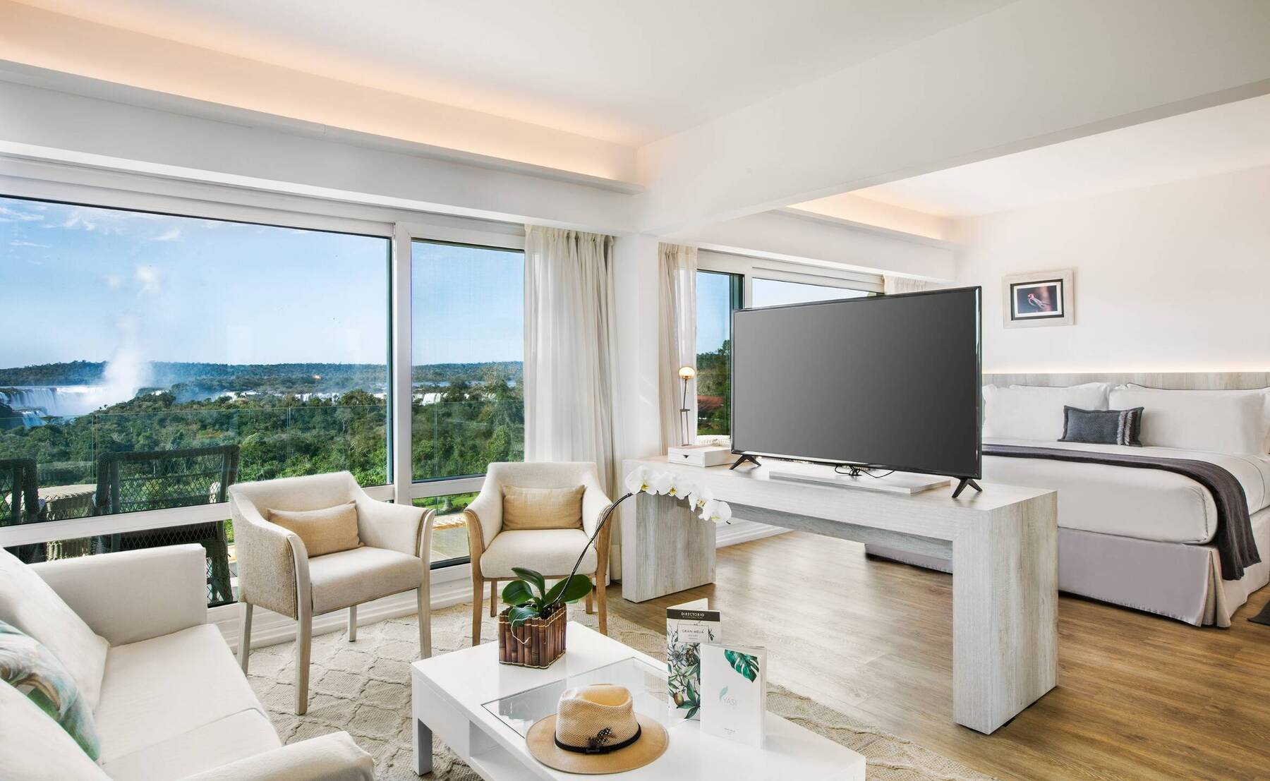Junior Suite RedLevel - Falls View (Breakfast)