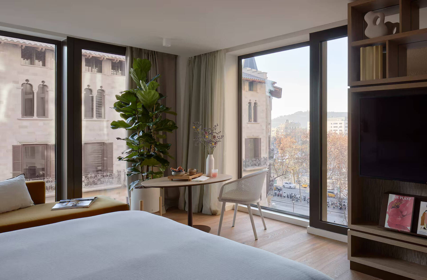 Studio ME+ Suite Plaça Catalunya with breakfast