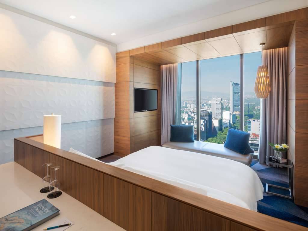 Luxury King Room - City View