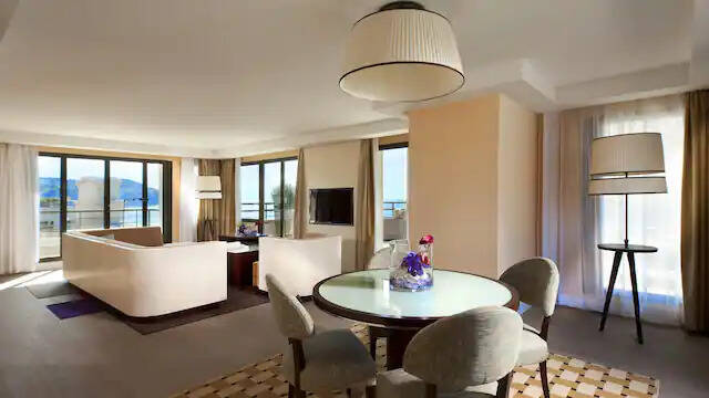 Penthouse Suite