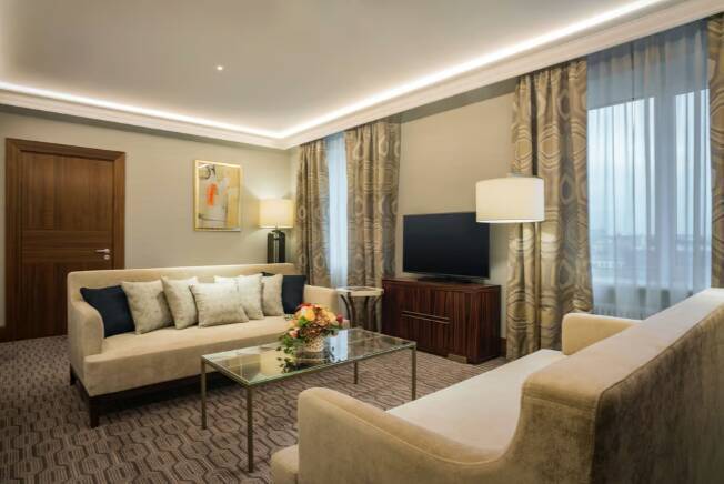 Deluxe Suite With Park View