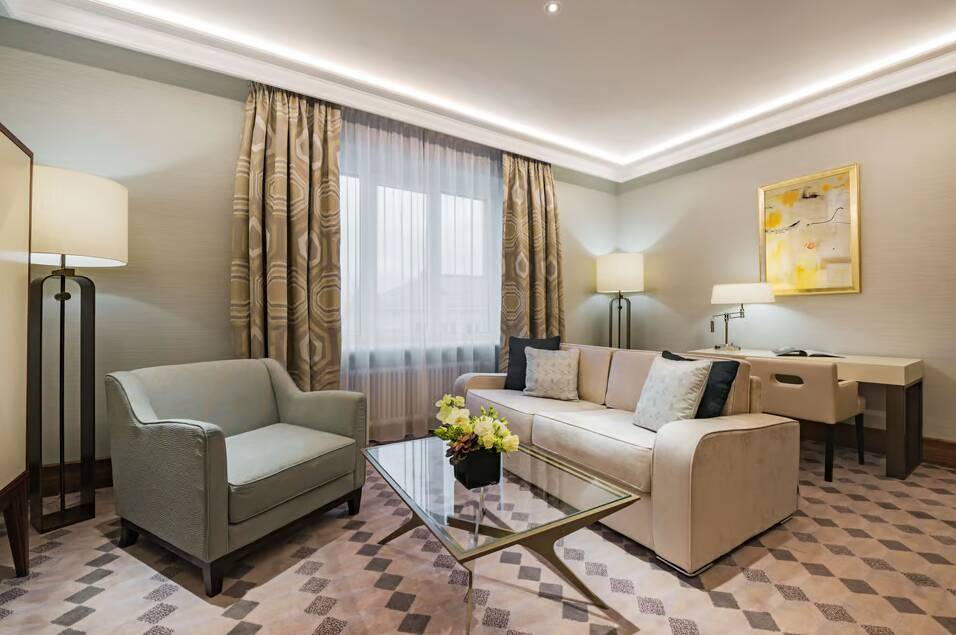 Deluxe Suite With Park View