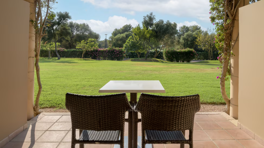 Deluxe Two Queen Room Garden view Terrace