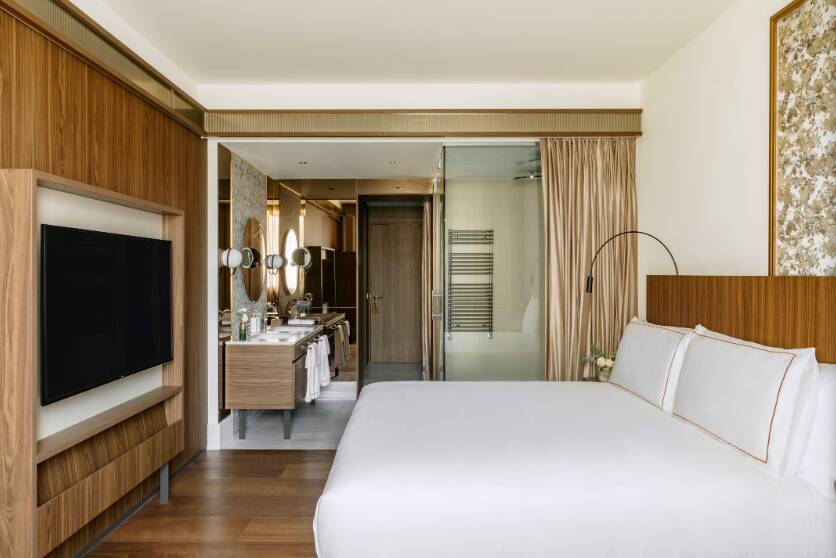 Premier Room