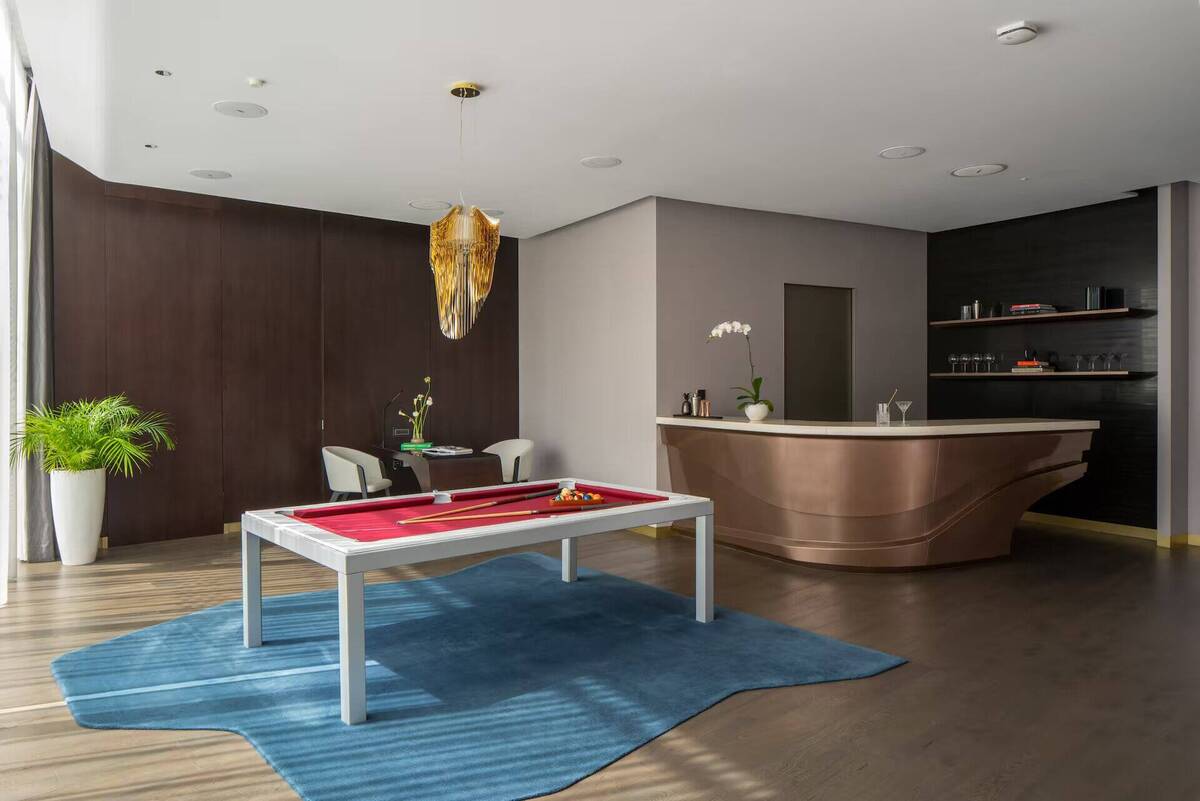 Ultimate ME Suite with Burj Khalifa view with Jacuzzi + Breakfast