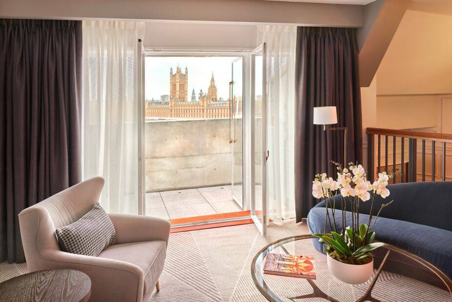 Big Ben Balcony Suite Club lounge access, Penthouse