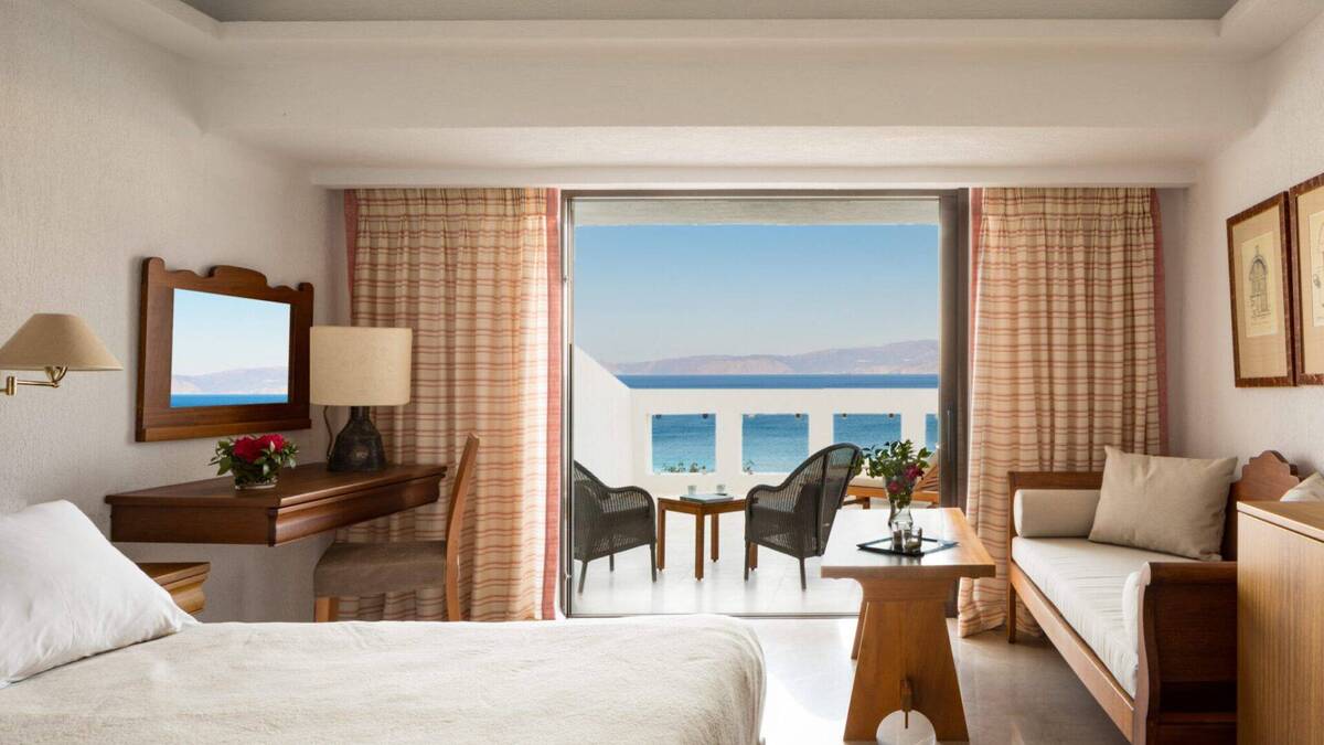 SUPERIOR ROOM