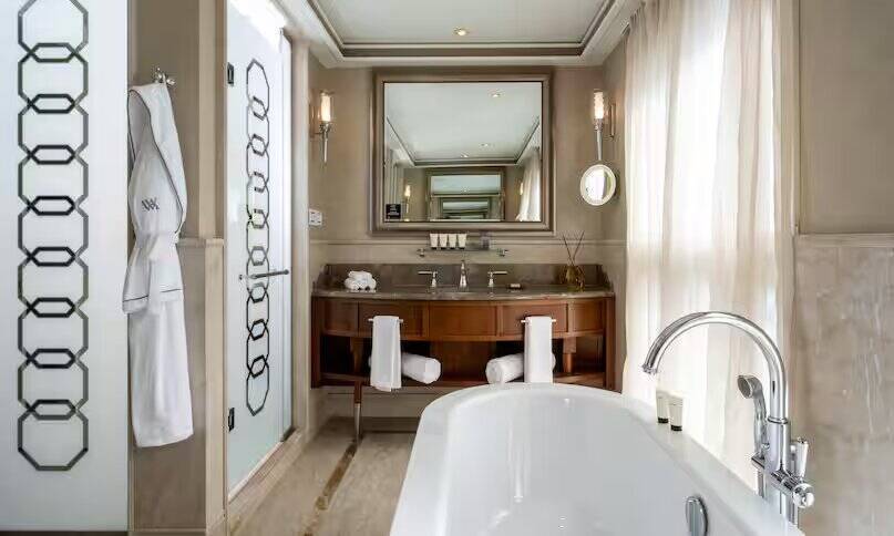 King Grand Deluxe Balcony High Floor Room