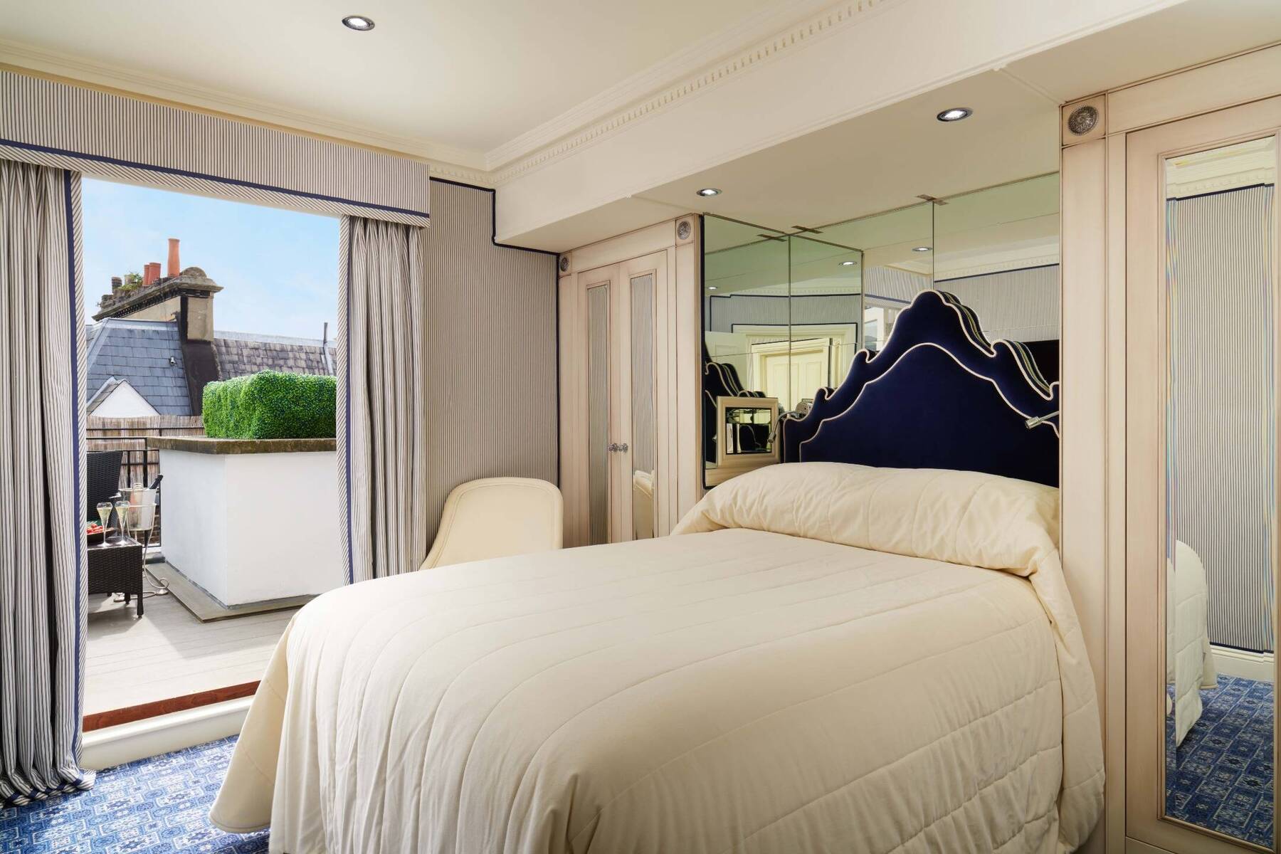 The Kensington Court Residence 