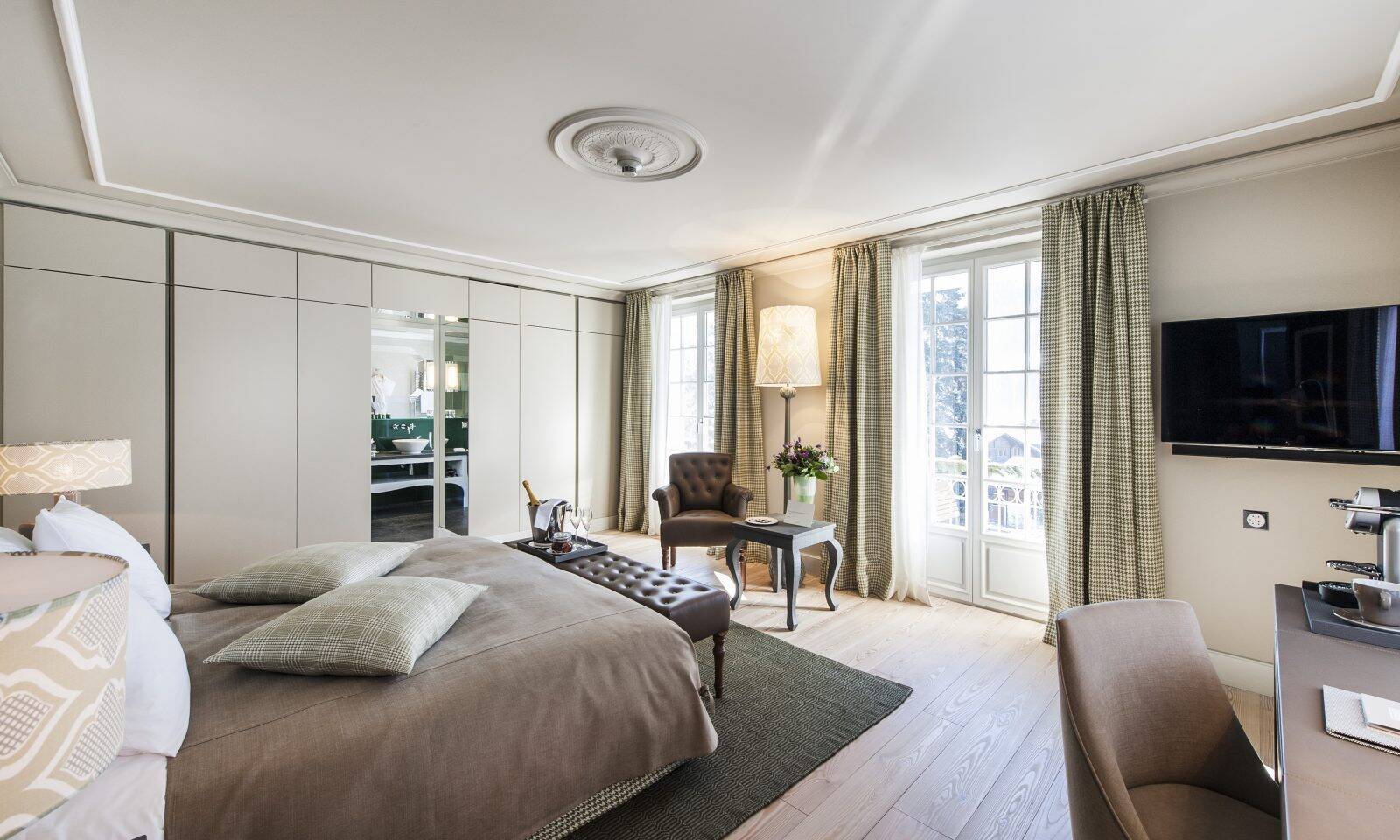 Deluxe Chic Room 