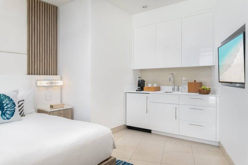 Penthouse Studio (with Hot Tub)