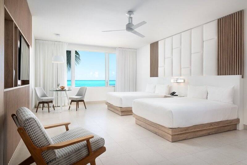 Two Bedroom Oceanfront Suite (2 Queens)