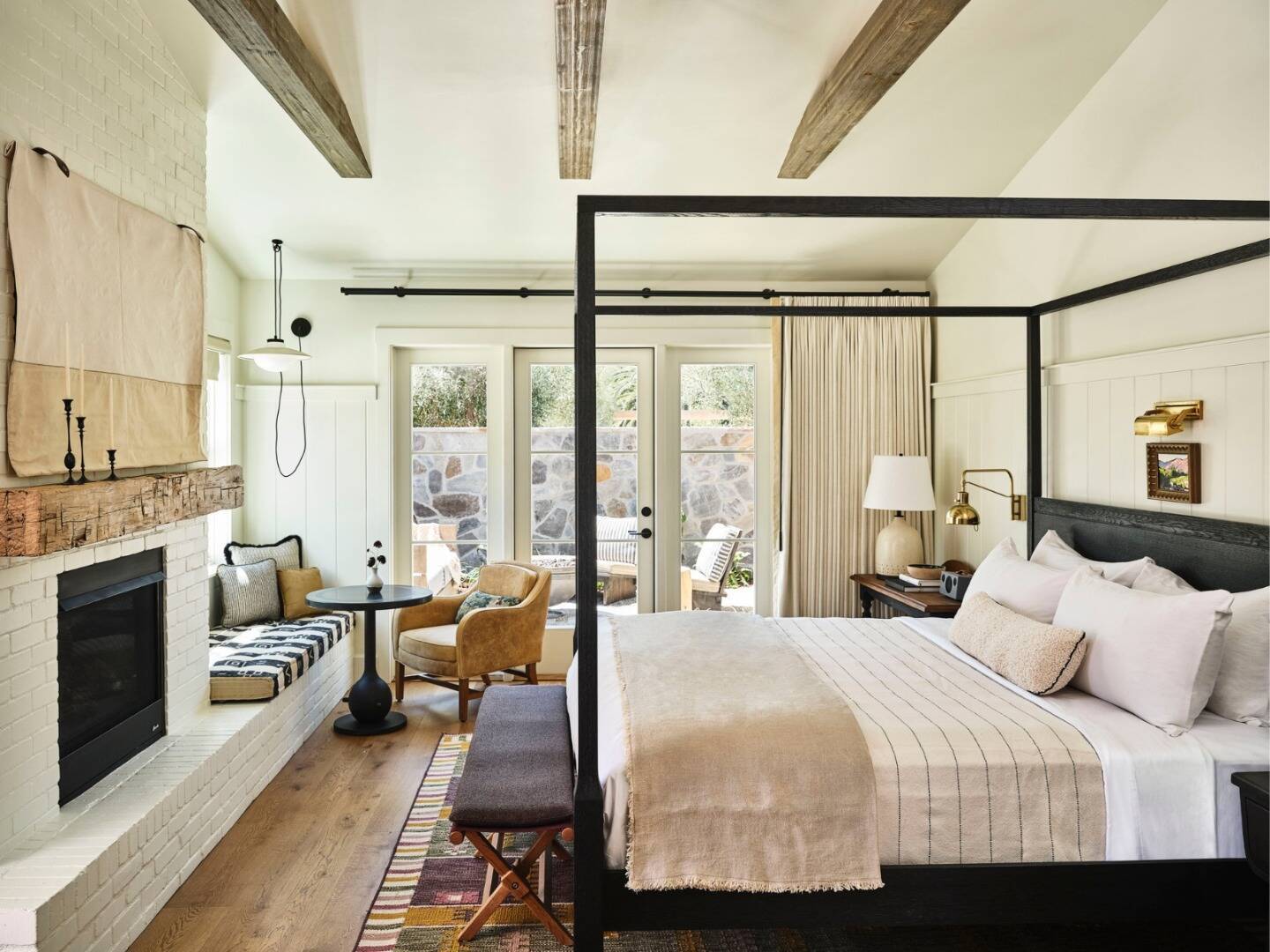 Two Bedroom Courtyard Suite, 1 King, 2 Dbl Mobility Accessible w/ RI Shower