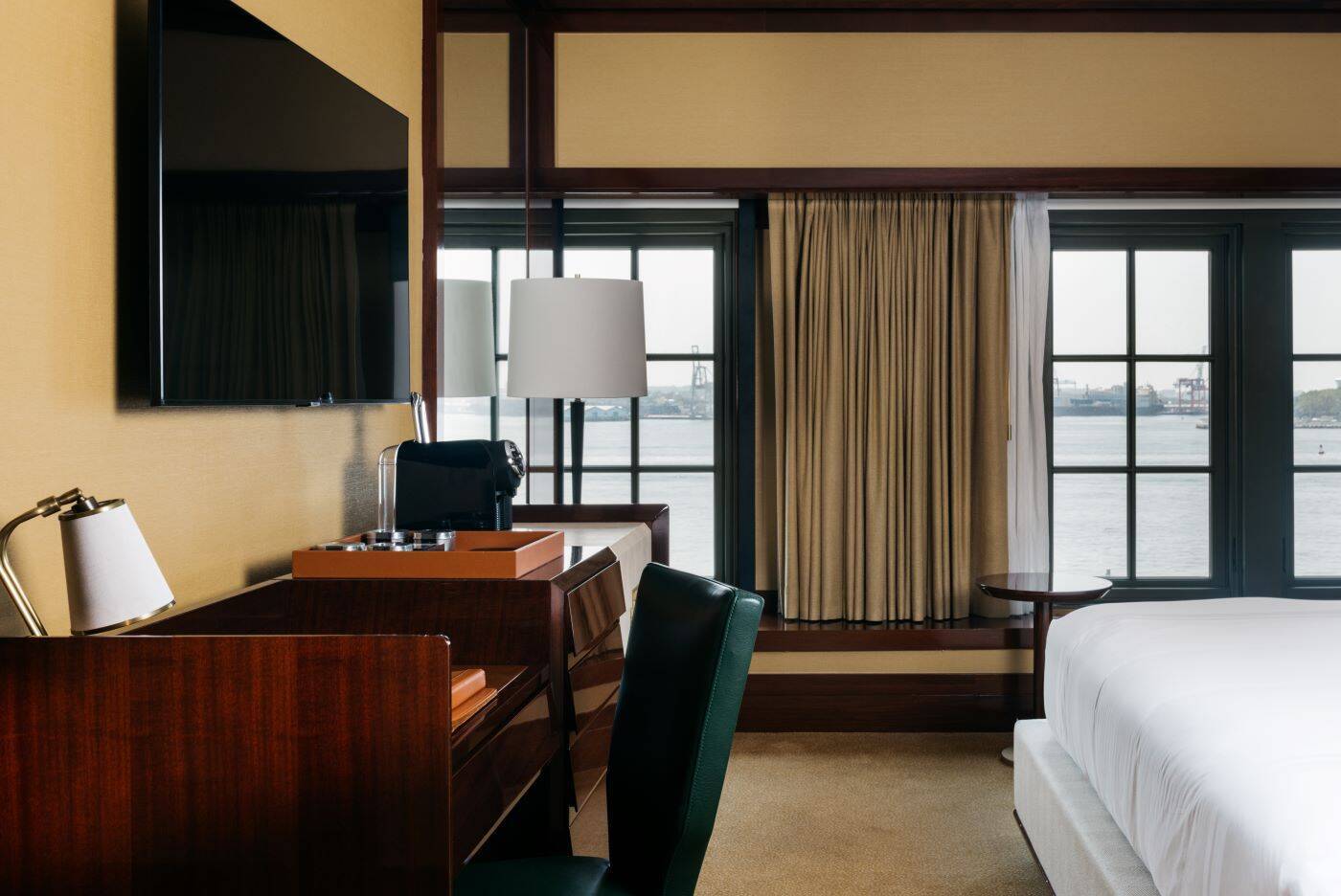 Premier River View King