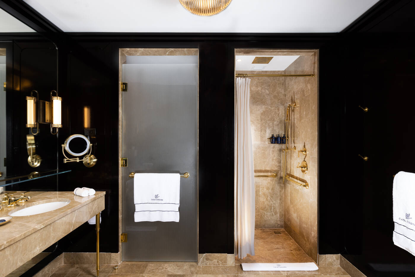 Junior Suite Corner, City & River View (Accessible)