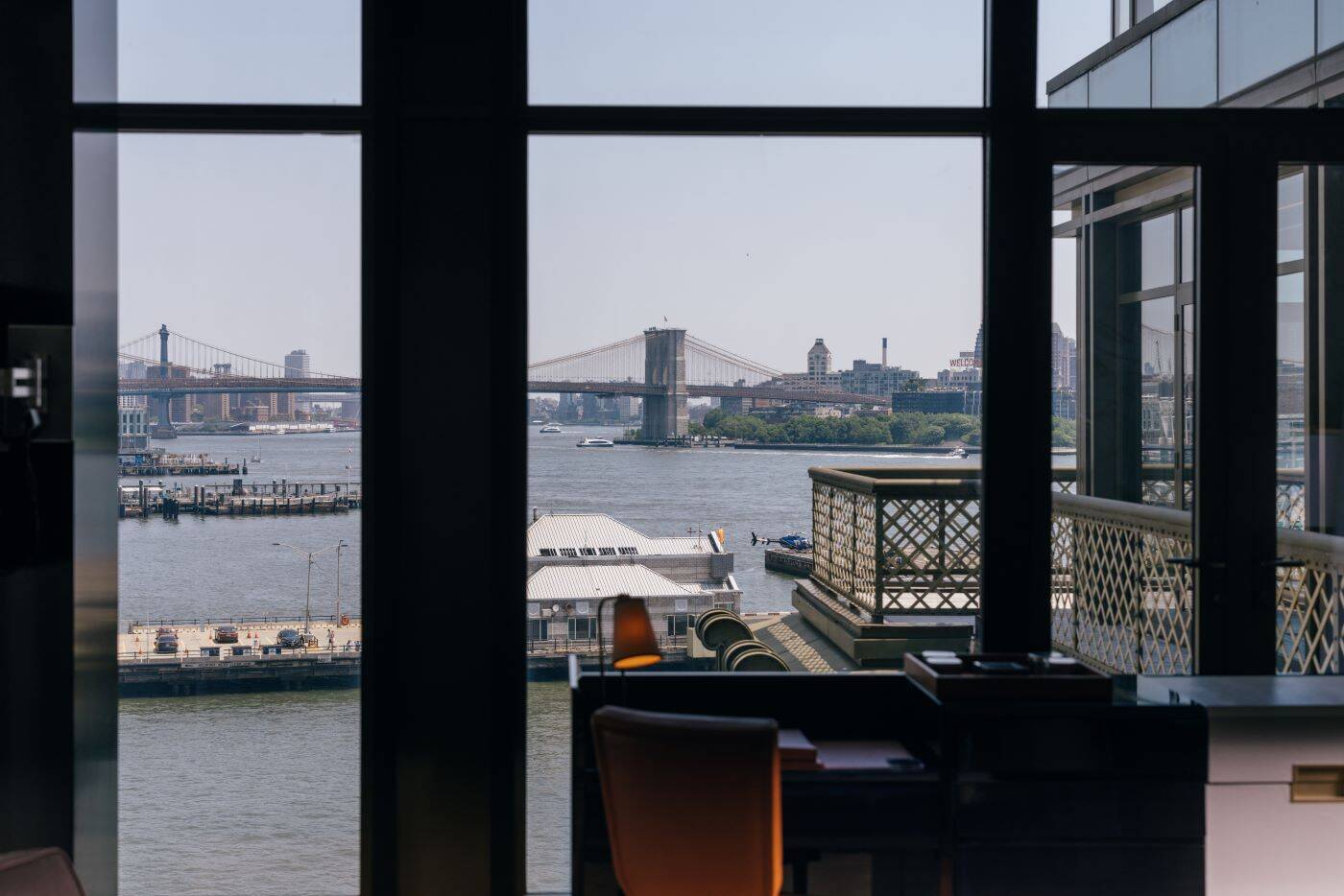 Junior Suite Corner, City & River View (Accessible)