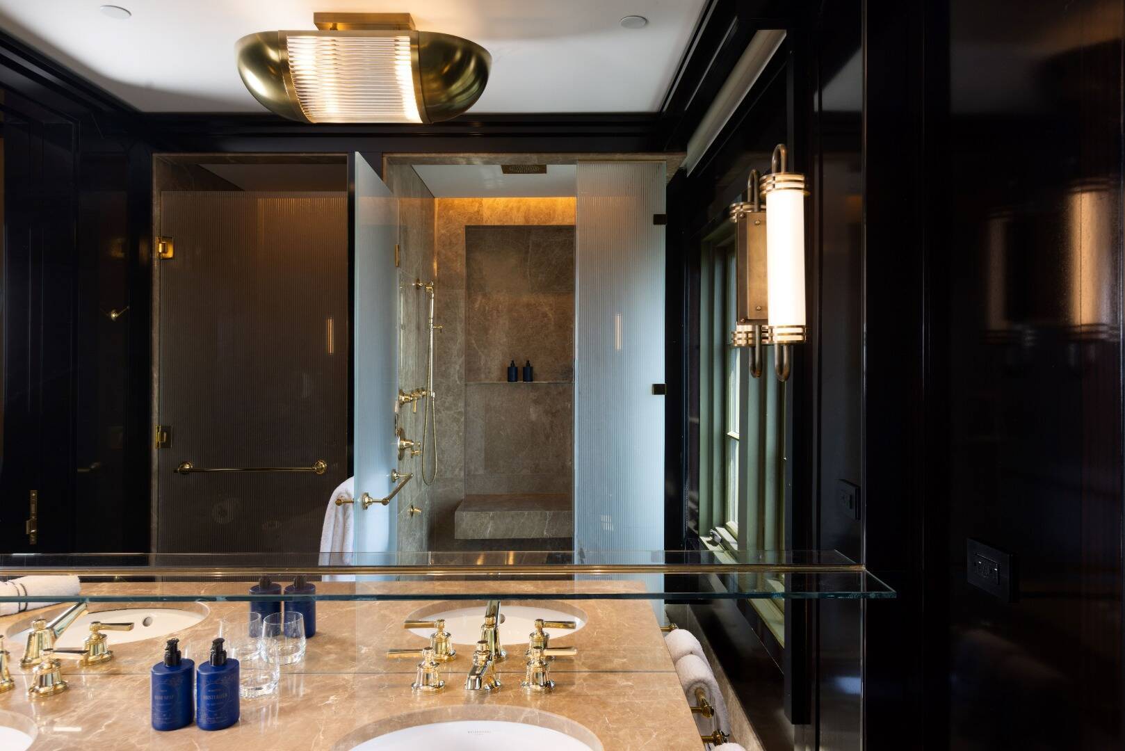 Liberty Corner Suite (One Bedroom)