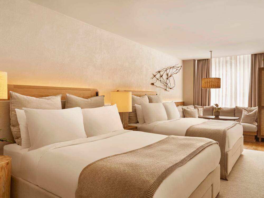 Two Queens Room