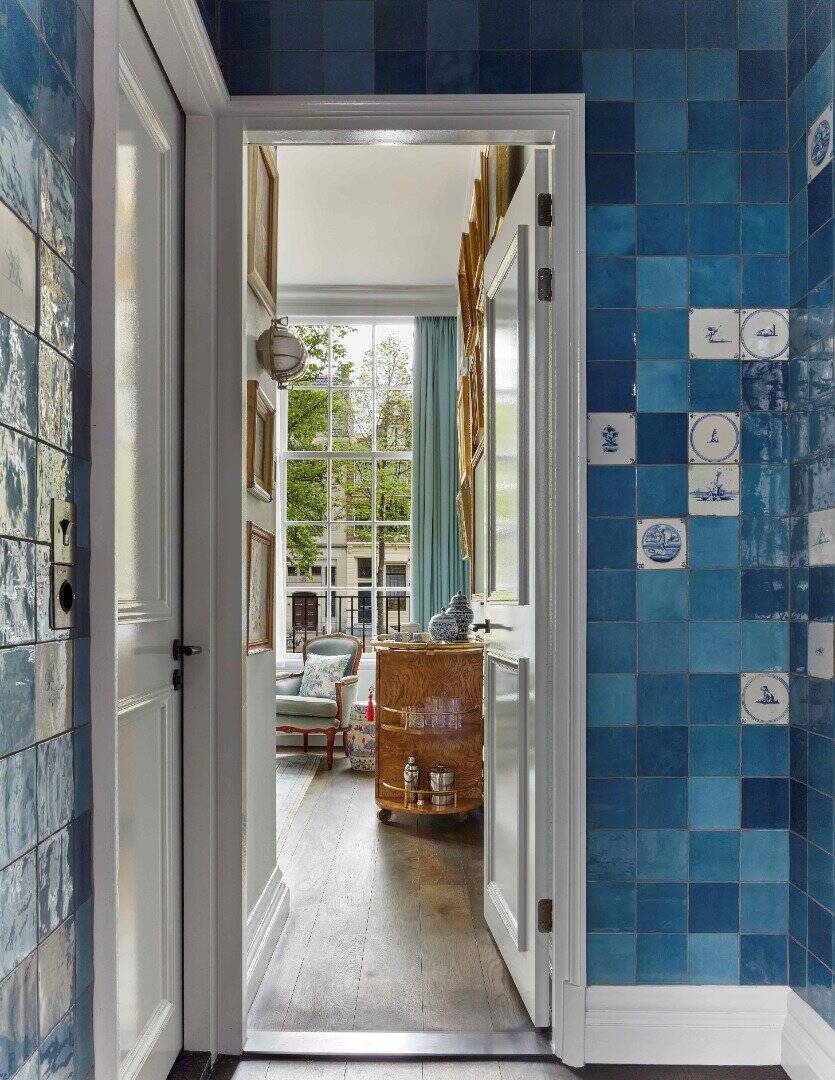 Porcelain Collectors Suite