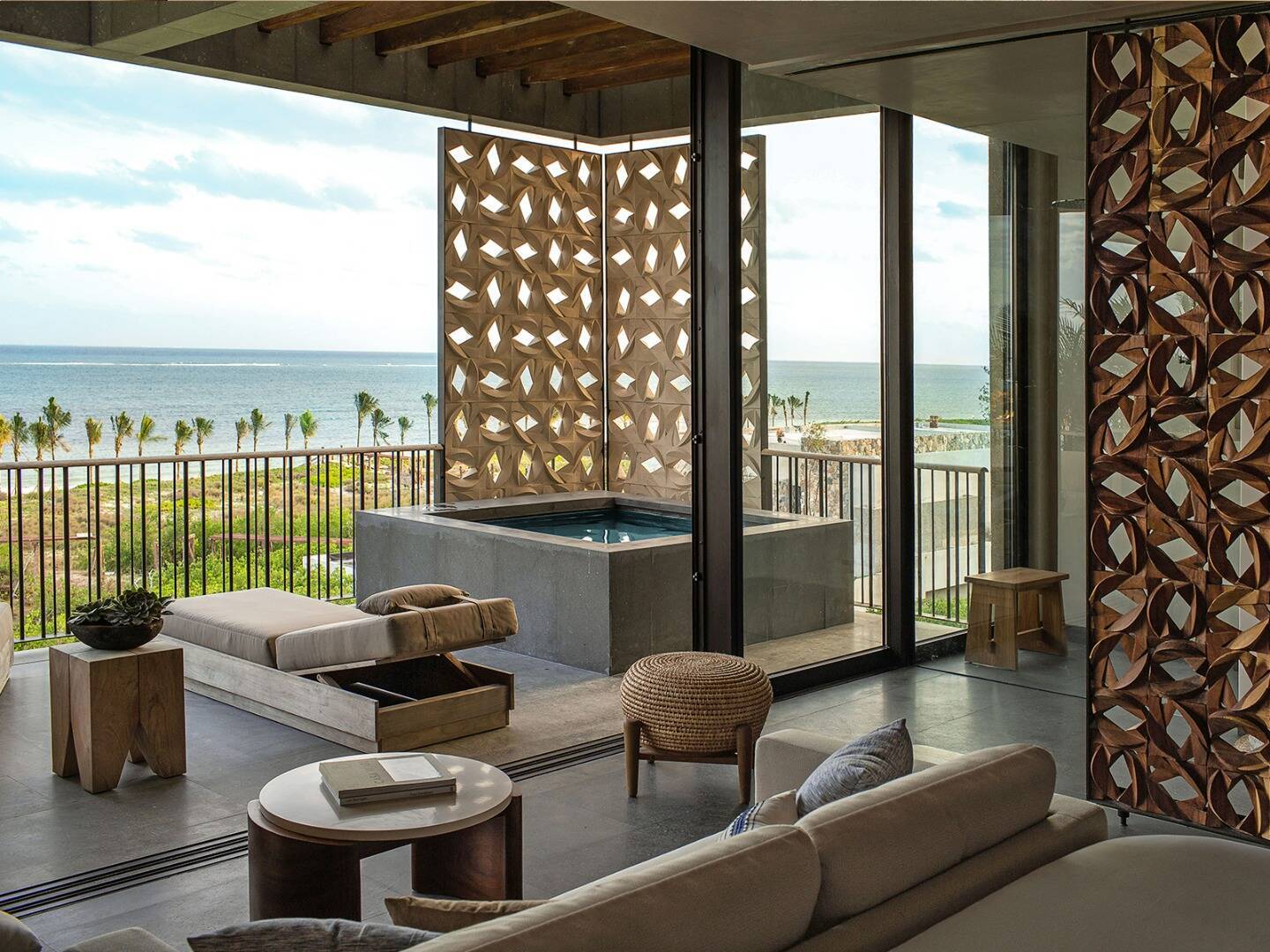 OCEAN STUDIO WITH PLUNGE POOL