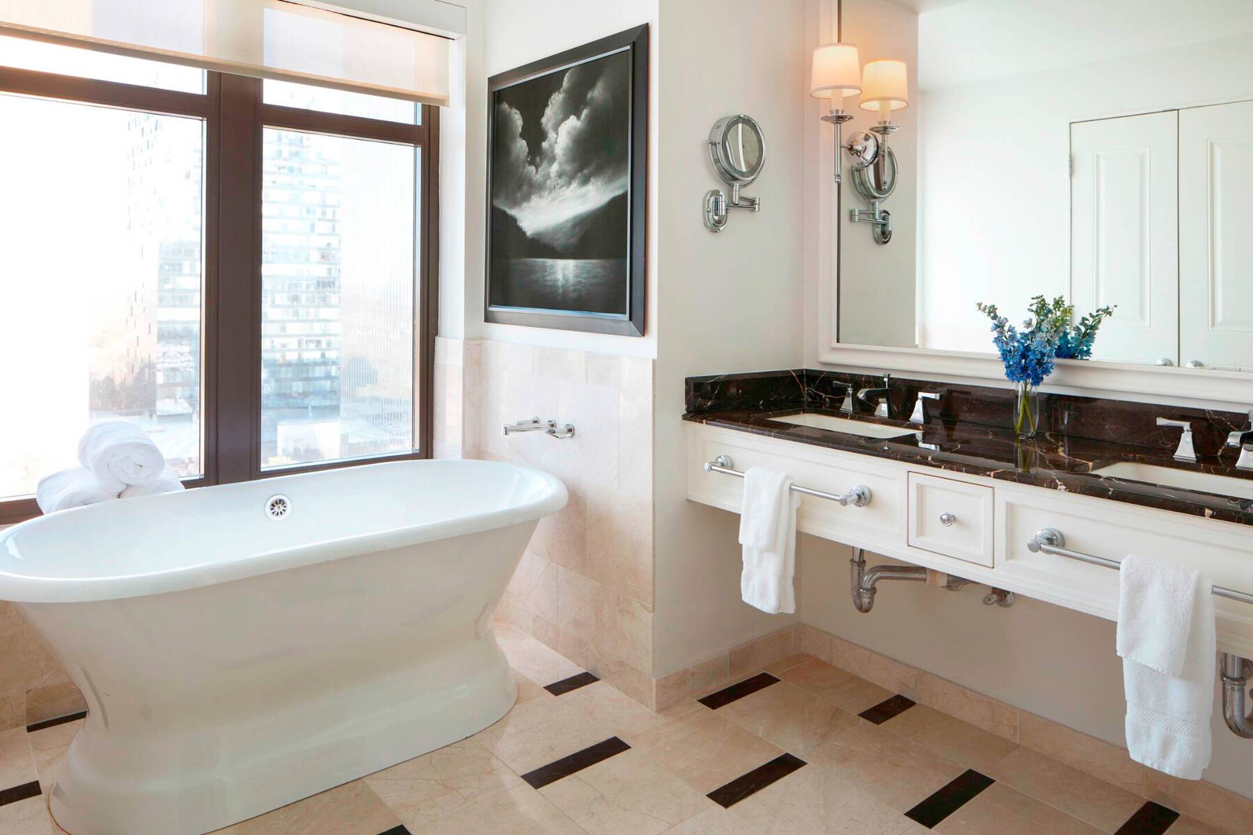 Astoria King Suite